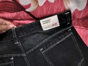 H&M Black Denim Jeans with Contrast Stitching