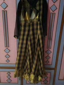 Stylish Checked Kurta with Sheer Sleeves