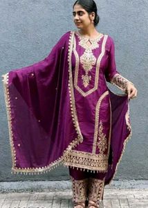 Elegant Green Embroidered Kurta Set