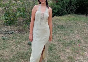 green dress