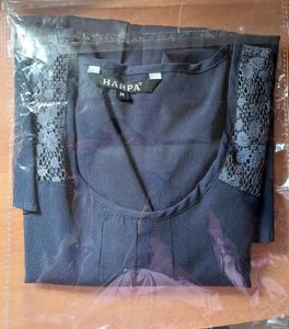 Harpa Navy blue crepe top