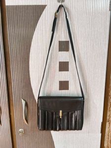 Chic Black Leather Shoulder Bag