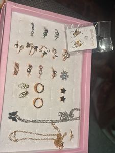 Charming Jewelry Set - Rings, Earrings & Necklace