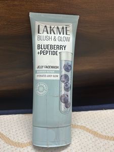 Lakme Blush and Glow Blueberry Facewash