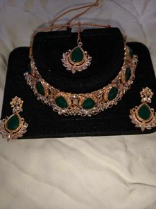 Emerald Kundan Choker Necklace Set