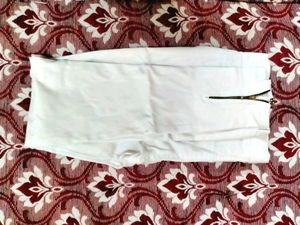 Brand New Unused White Colour Jaggings