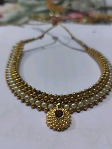 Elegant Gold tushi Necklace with Pearls