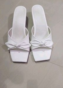Chic White Bow Heeled Sandals