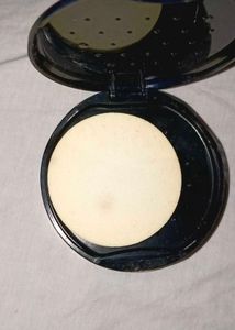 Max Factor Miracle Touch Foundation warm almond