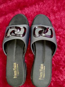 Princess Muskan Stylish Black Slip-On Sandals ₹399
