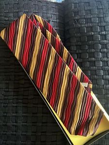 Men’s silk tie beautifully crafted