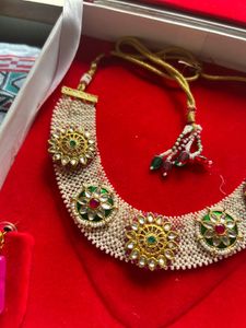 Elegant Pearl Necklace with Kundan Work