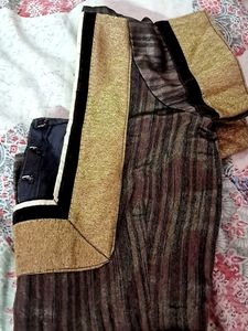 🔥🔥Beautiful Brown blouse with golden border