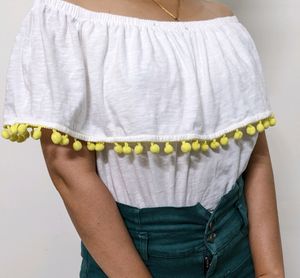 Cute White Crop Top = Small