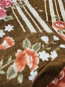 Cozy Floral Print Blanket