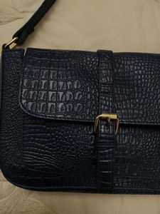 Midnight blue buckle shoulder bag