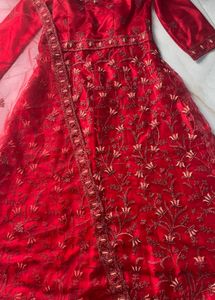heavy pridal rose padded gown not used