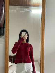 Chic Red Ribbed Knit Top