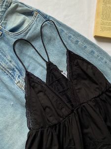 Chic Black Lace Trim Cami Top
