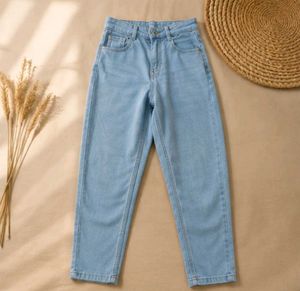 Light Wash Baggy Denim Jeans