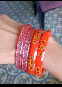Set of 4 Sparkling Bangles
