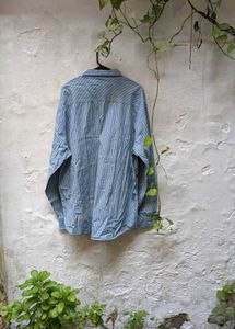 Old Navy Pin Stripe Button Down Blue Shirt.