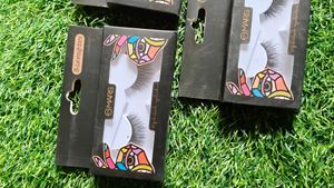 mars eyelashes pack of 3