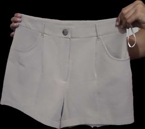 🤎Chic Beige High-Waist Shorts