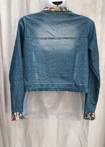 26138. Cute shirt