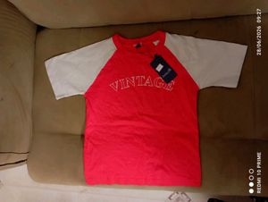 red "Vintage" Raglan T-Shirt