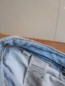 Men's Light Wash Straight Fit Jeans