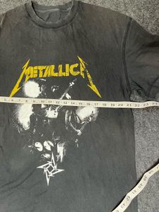 metalica print tee
