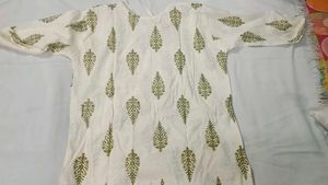 off white  short Kurta with Green Leaf Print