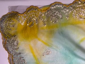 Lightweight Tie-Dye Saree with Sequins