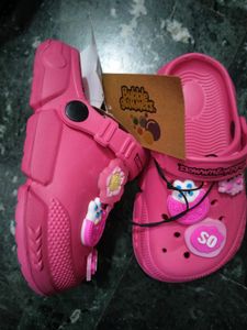 Bata new adorable Pink Kids' Clogs in size 10