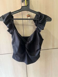 Chic Black Twist Front Crop Top