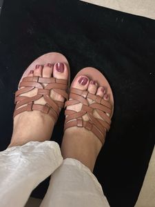 Chic Tan Strappy Flat Sandals