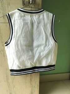 Retro "23" Graphic Crop Top