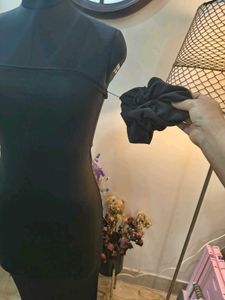 Chic Black Puff Sleeve Midi Dress