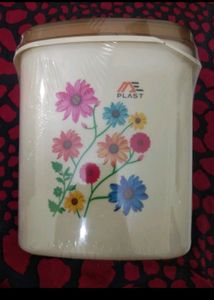 BRAND NEW***MULTIPURPOSE CONTAINERS,3L,2L,1L and 5