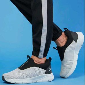 Avant Slip-On Knit Sneakers