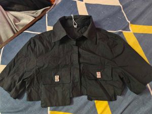 Stylish Black Cropped shirt