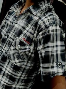 Men Regular Fit Checkered Spread Collar Casual Shi