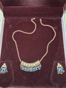 Elegant Gold Tone Necklace &amp; Earring Set