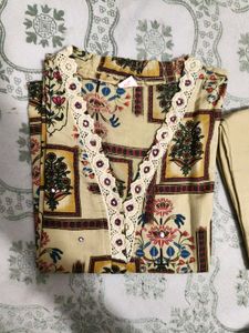 Elegant Printed Kurta with Lace Detail