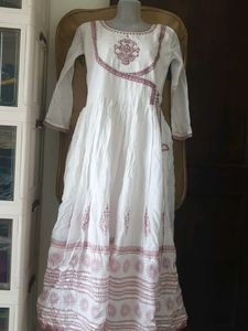 brand new freshWhite &amp; Pink Embroidered K