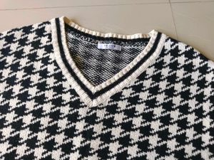 Houndstooth V-Neck Knit Sweater
