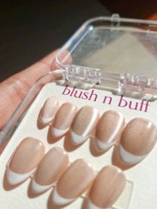 French Tip Press-On Nails + freebie