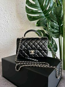 Chanel Classic Flap Handbag in quilted leather WD