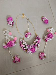 Floral Jewellery Set Completely New